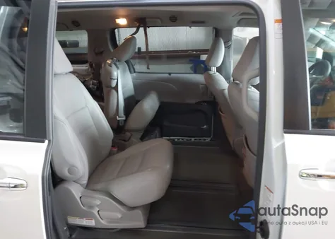 2017 Toyota Sienna Xle 8 Passenger from USA, damaged, VIN 5TDYZ3DC9HS797579